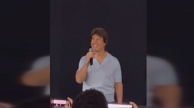 Tom Cruise surprises fans at movie theatre in Toronto