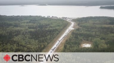 Changing winds likely to push fire to Yellowknife, N.W.T. officials warn