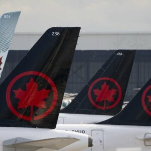 Passenger tries to open plane door during Toronto-bound flight