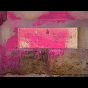 Activists spray pink paint on Prime Minister's Office | POLITICS NEWS