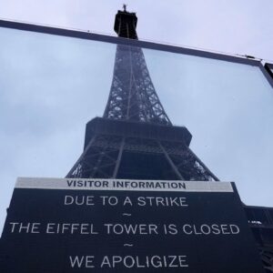 Labour dispute shuts down Eiffel Tower for the day