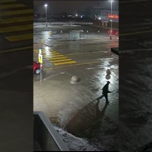 Video shows truck smashing into mall during break-in