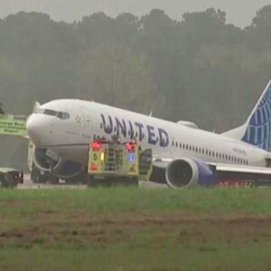 Boeing 737 MAX 8 rolls off runway after landing in Texas