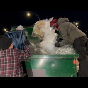 Sask. dumpster divers turning trash into treasure