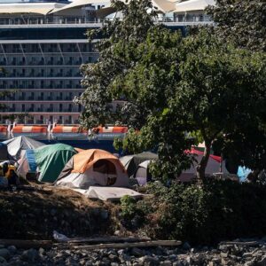 Vancouver orders clean-up of tent encampment in public park