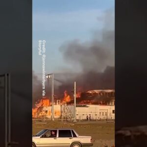 Massive fire destroys 'endangered'  WWII-era hangar in Edmonton