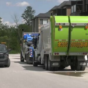 Child dies after being struck by recycling truck in Ont. neighbourhood
