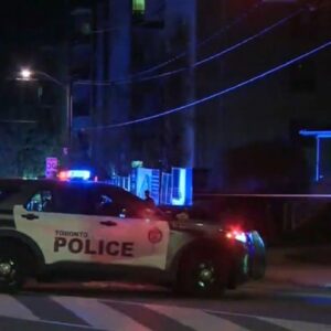 Man dead, woman injured following shooting inside Toronto apartment